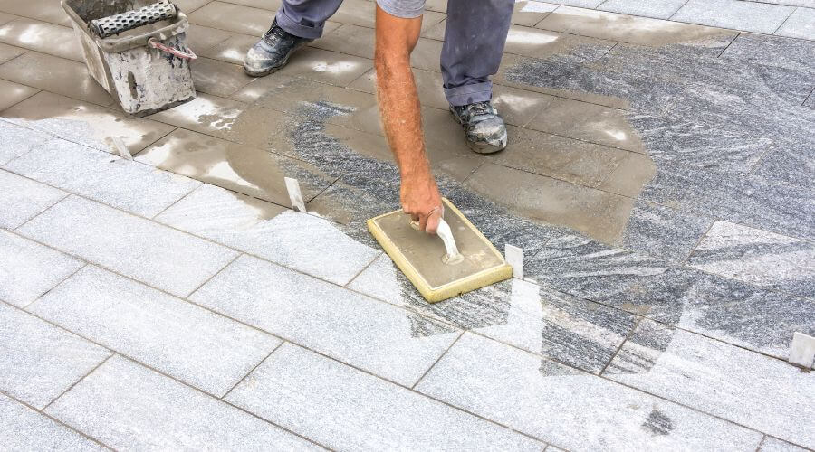 Professional gutter cleaning in Glen Oaks, NY